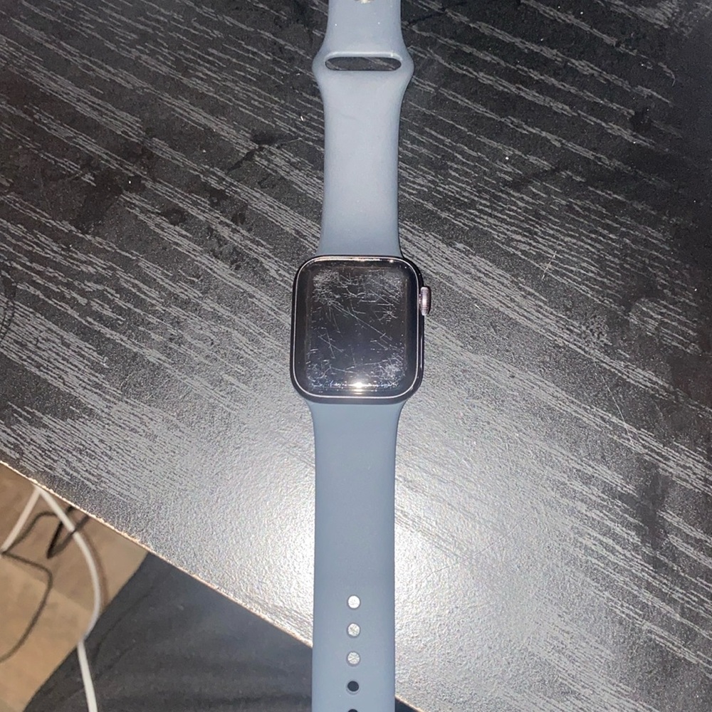 Apple Watch, it’s used. It’s perfectly useable just needs a charger.
